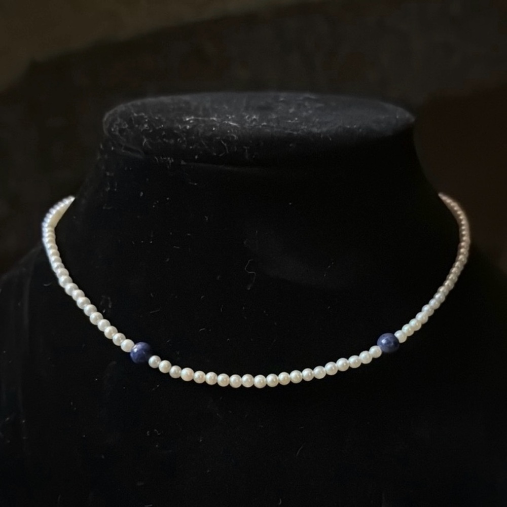 Elegant Pearl and Blue Bead Necklace (1/20
12K) (14 inches long)